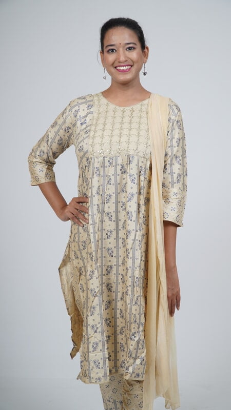 Naira Splendor: Luxe Salwar Kameez Set with Chiffon Dupatta-Cream